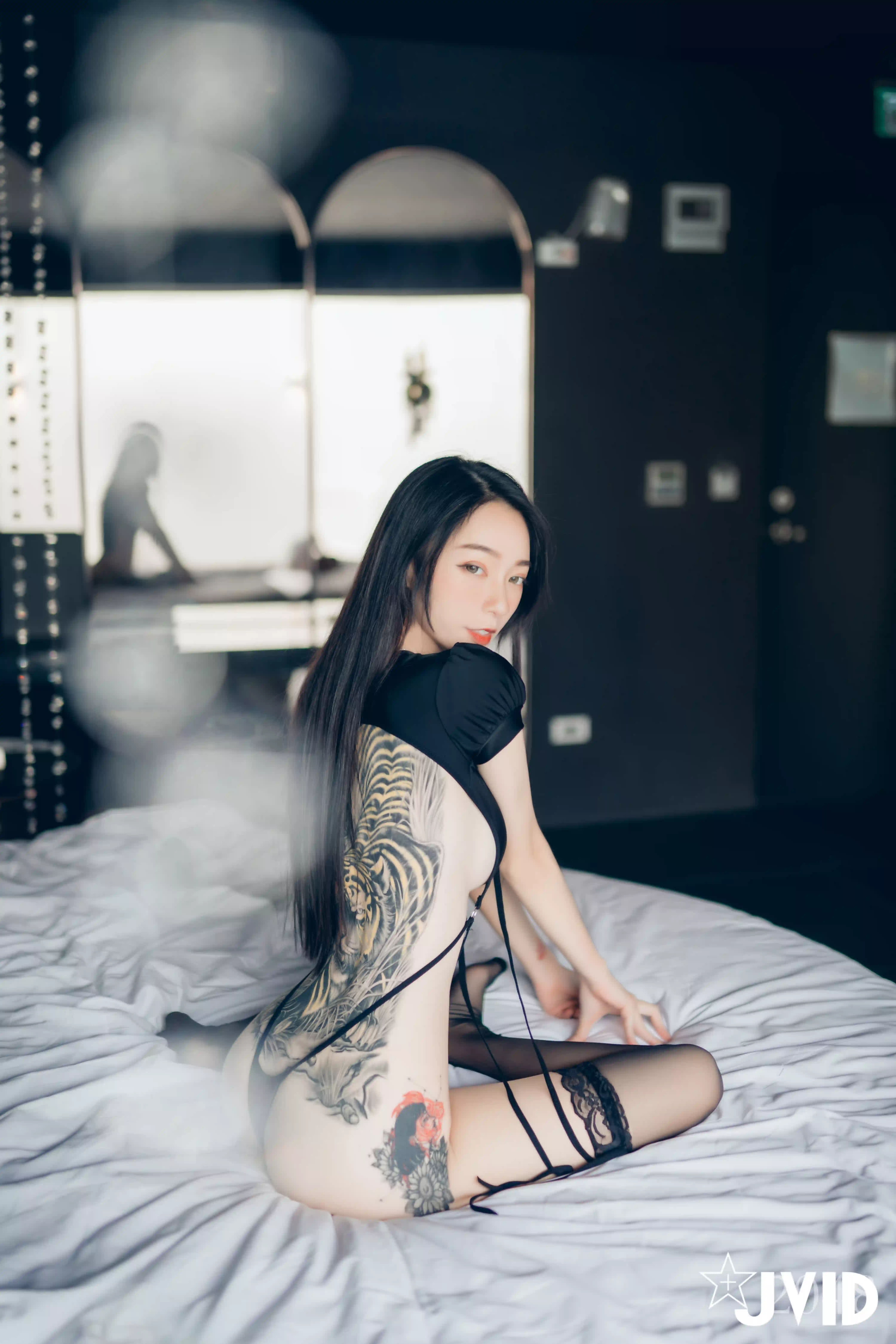 JVID NO.542 黑超猛激凸遮不住 白透透睡衣 - 飄飄 [120P 1V 1.2GB]