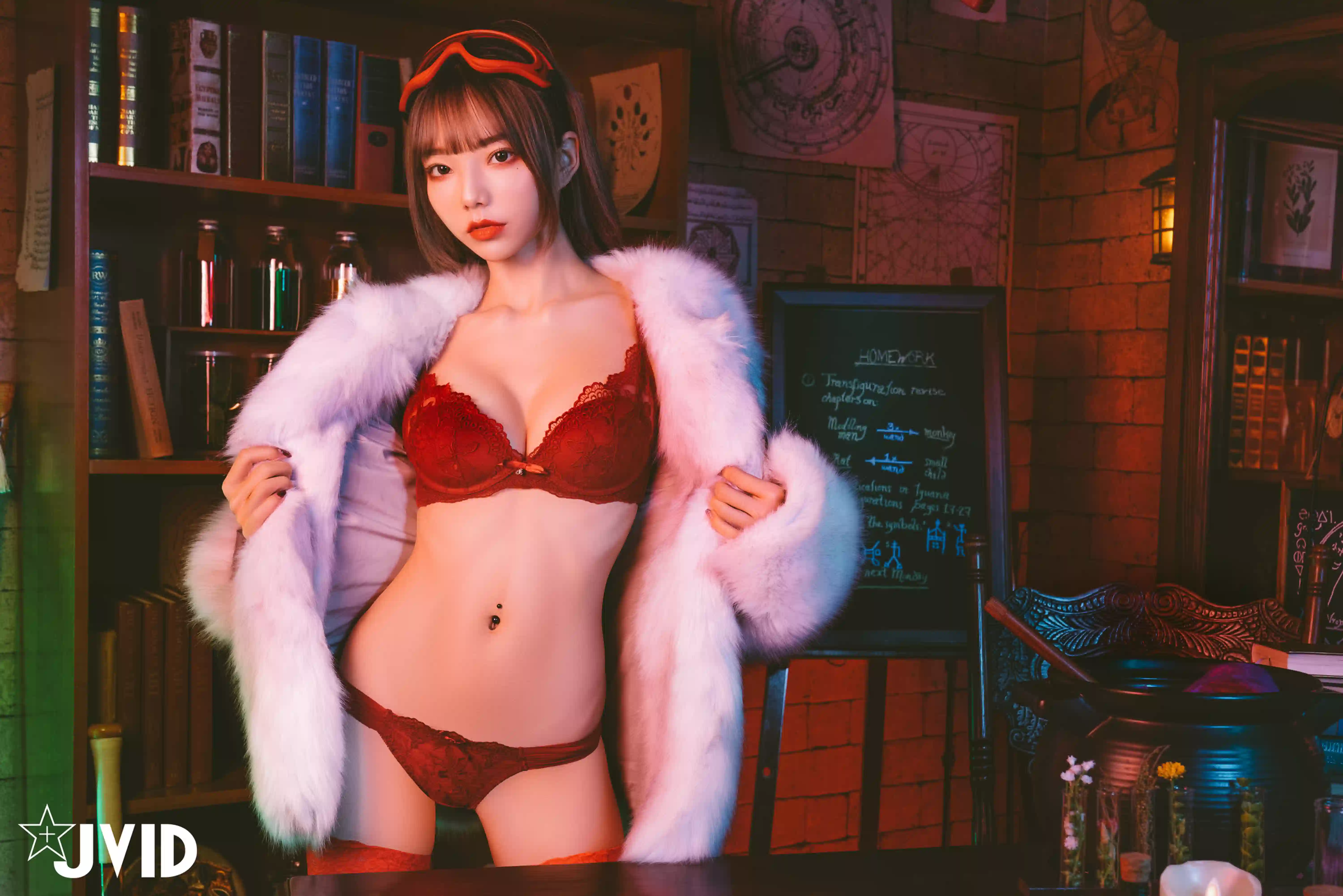 JVID NO.604《啾啾の奇妙な冒険》小紅帽啾啾小公主 [121P 1.7GB]