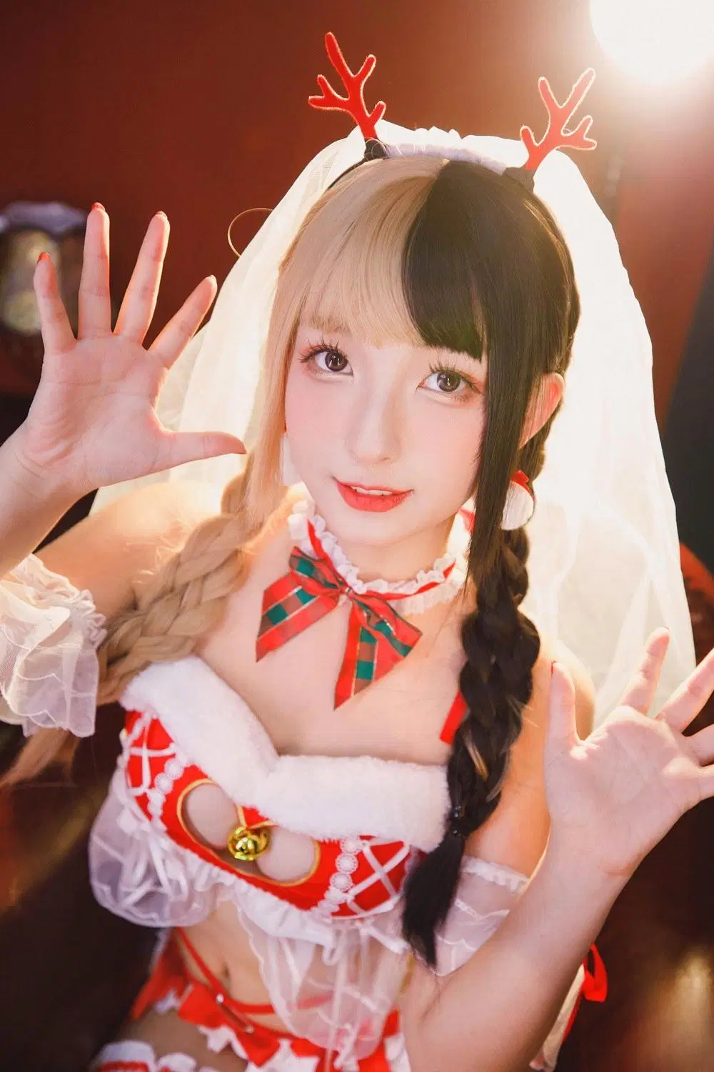 神楽坂真冬《聖誕女孩》在沙發上勾腿充滿魅力 (73P)_8953274