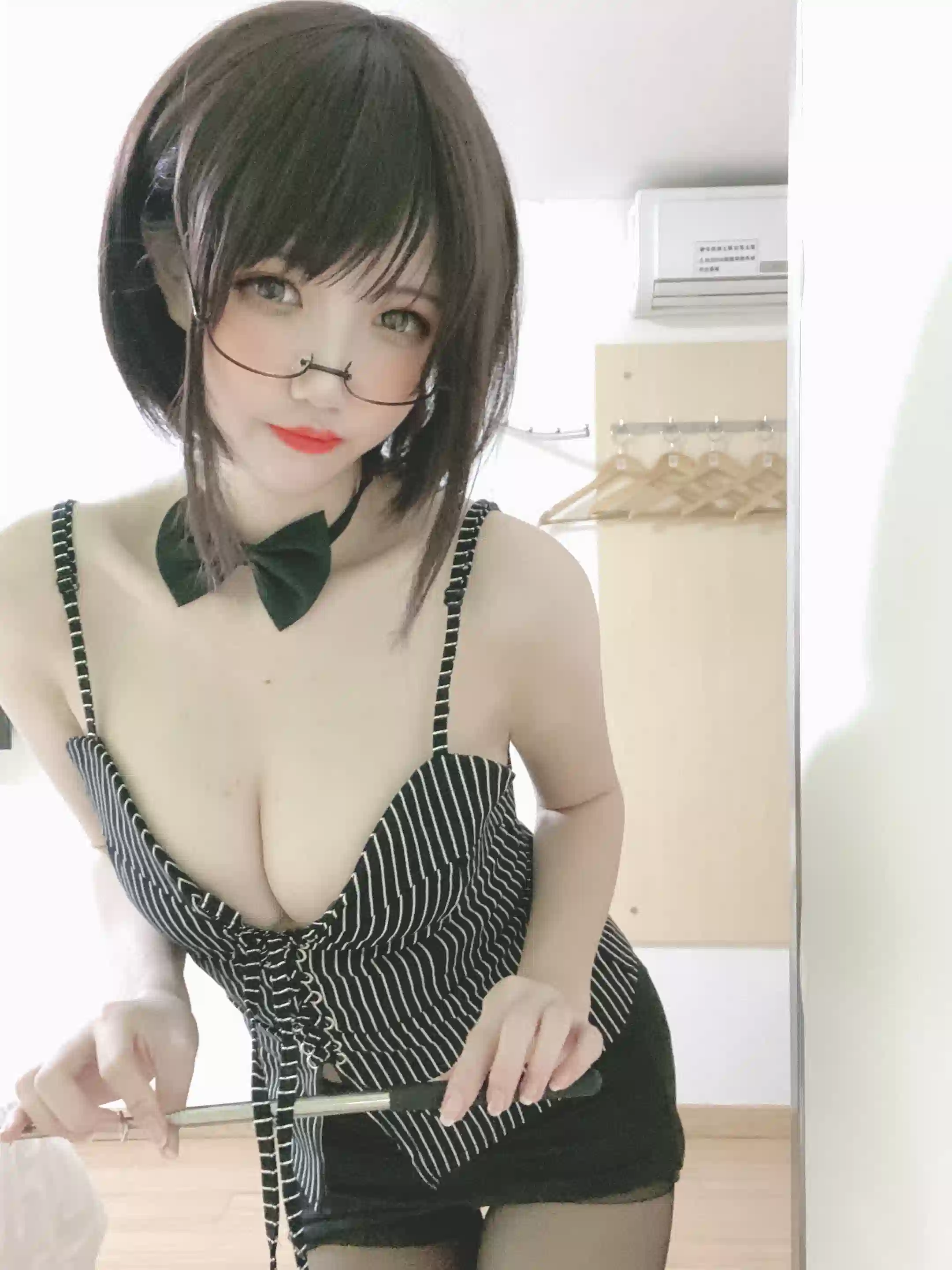阿薰kaOri NO.008 女教师 [6P-9MB]