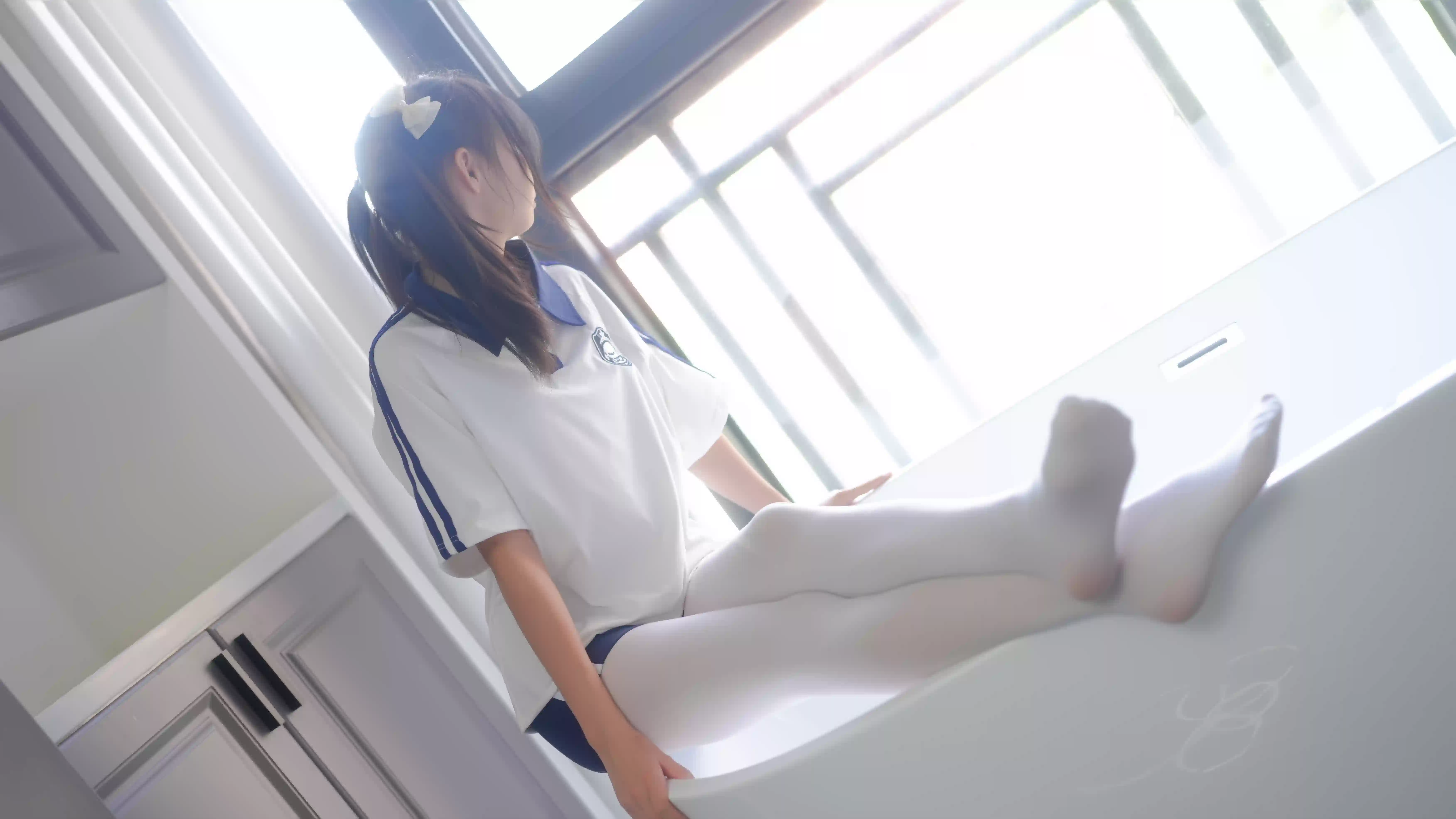 紧急企划 内部定制 小婕 秋名山 X006 校服白丝R18 [65P+1V／944MB]