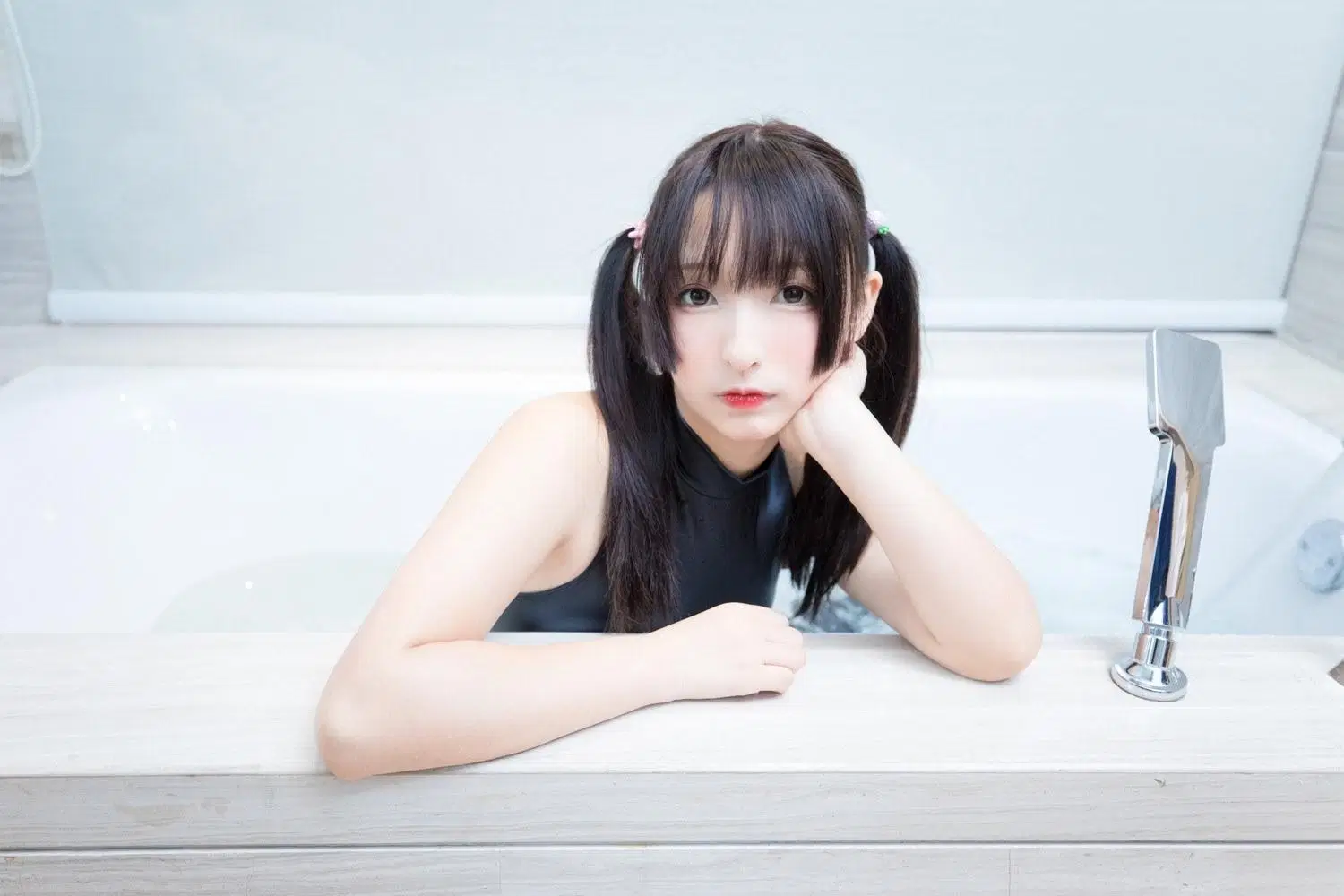 神楽坂真冬《經典死庫水2》前凸後翹曲線真漂亮 (95P)_8969622