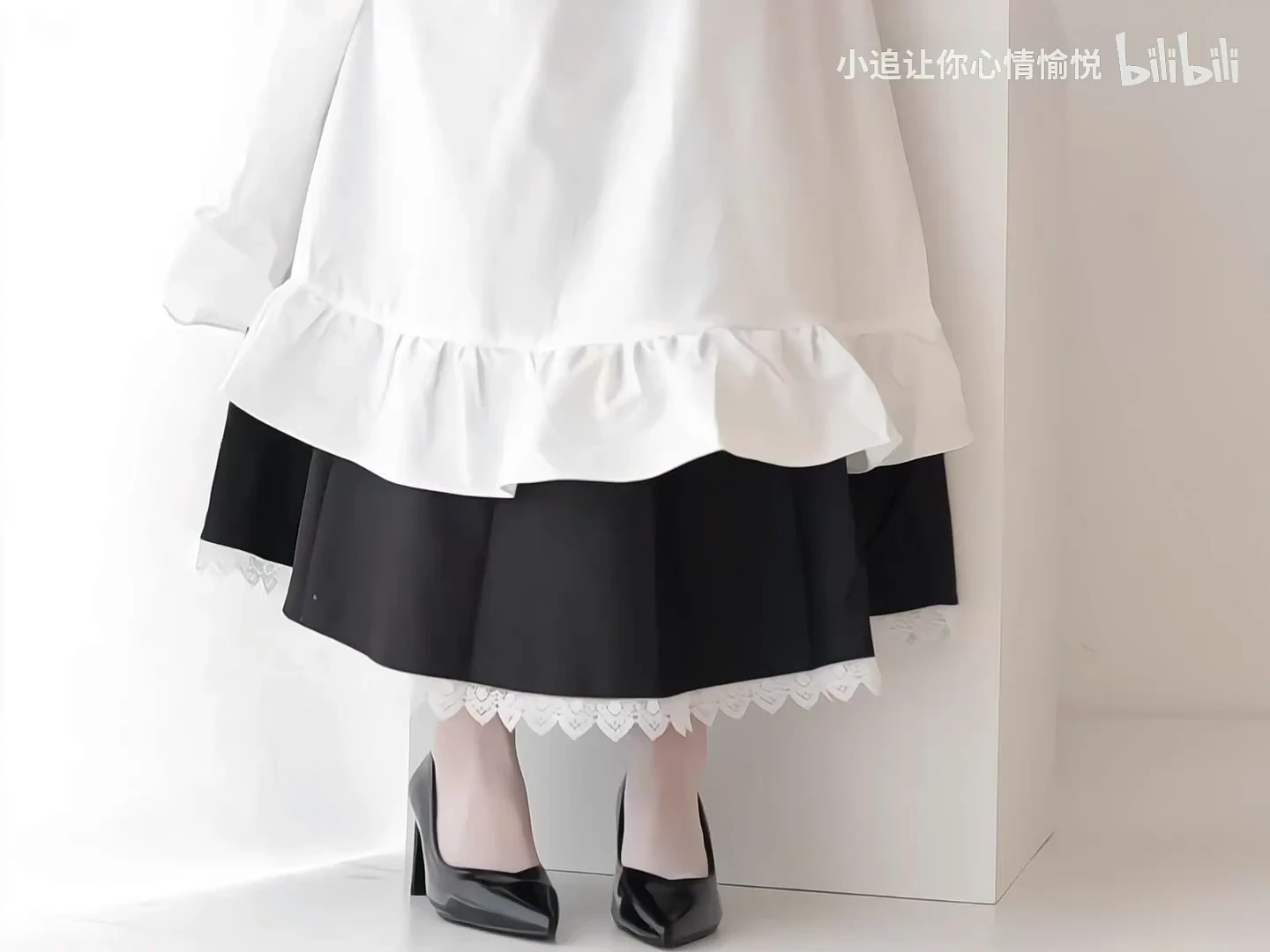 女仆小姐姐脱高跟➕白丝_115977807335622_20261008_174920