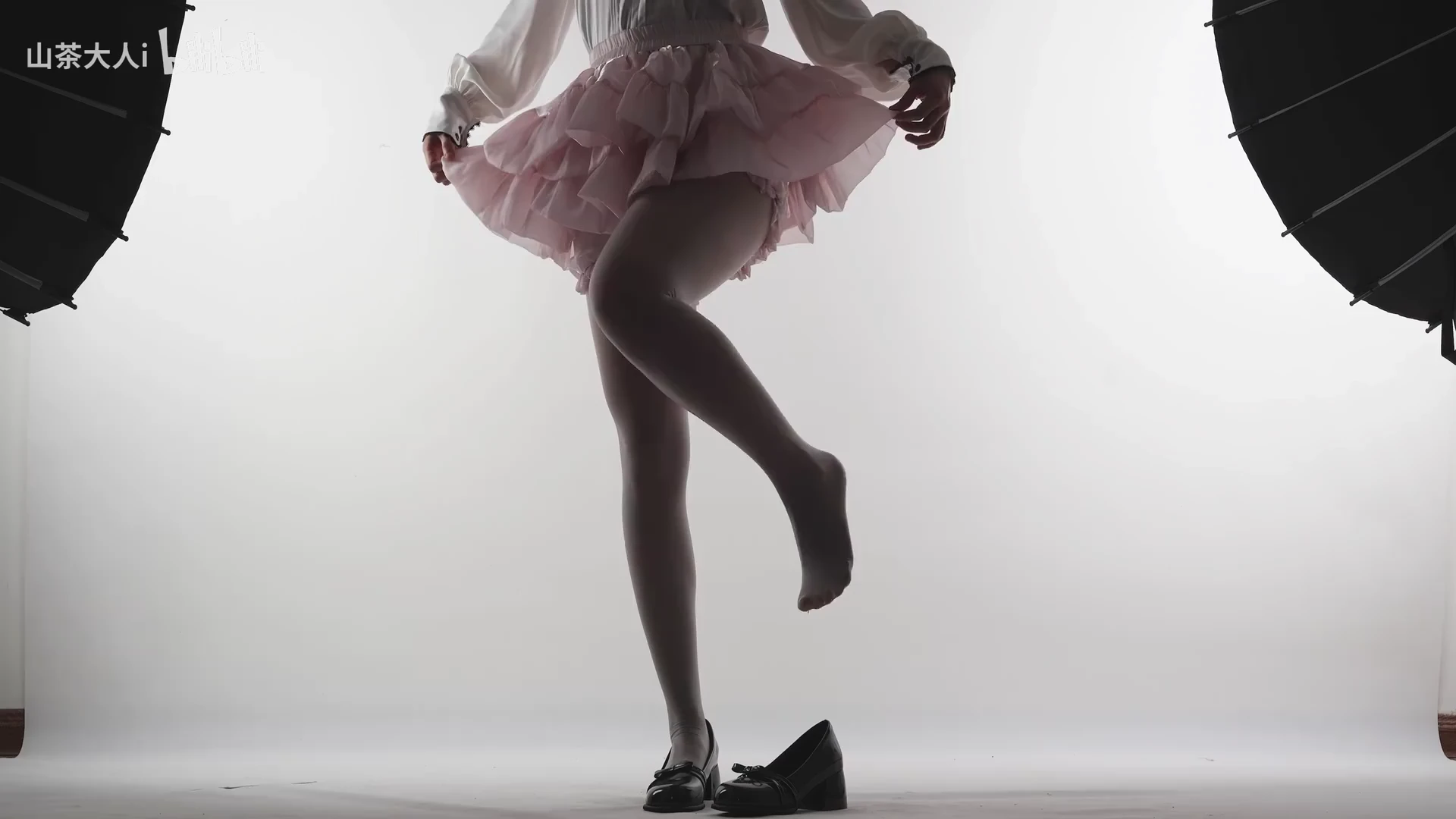 油亮灰AND蓬蓬粉纱裙：&ldquo;少女心满满的一天&rdquo;_116969508445527_20261014_090421