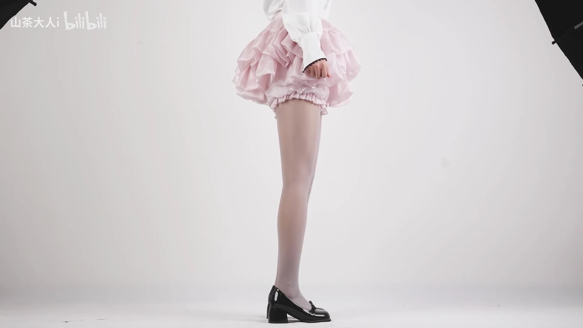 油亮灰AND蓬蓬粉纱裙：&ldquo;少女心满满的一天&rdquo;_116969508445527_20261014_090421