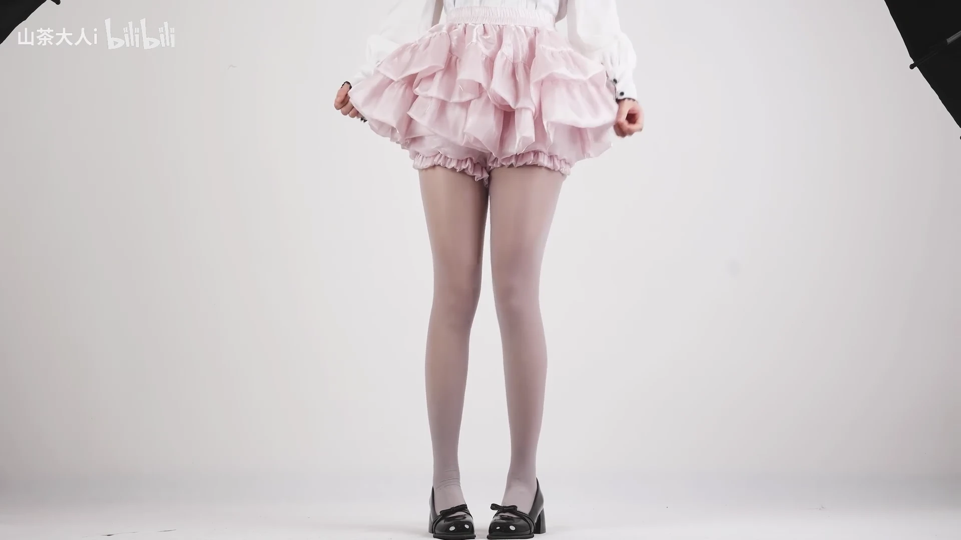 油亮灰AND蓬蓬粉纱裙：&ldquo;少女心满满的一天&rdquo;_116969508445527_20261014_090421